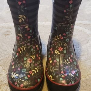 GUC Girls BOGS Pull On Insulated Boot